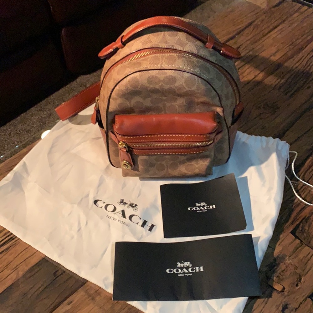 COACH - Picture 11 of 11